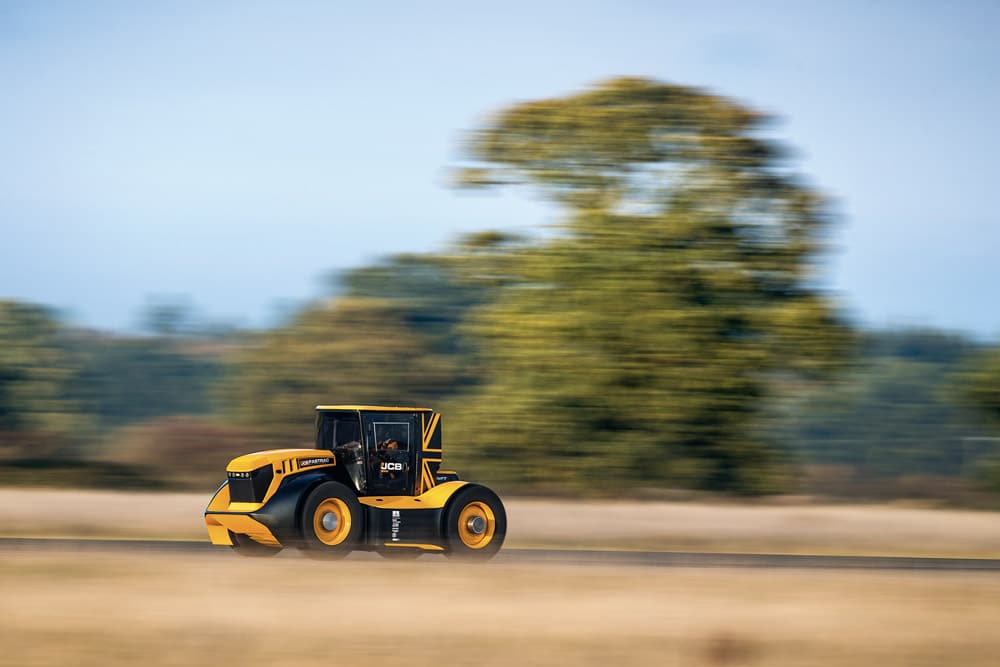 JCB Fastrac Two record sur circuit