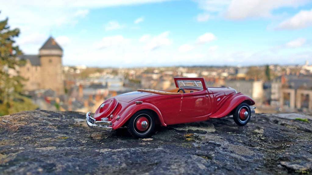 Citroën Traction 22 cabriolet rouge