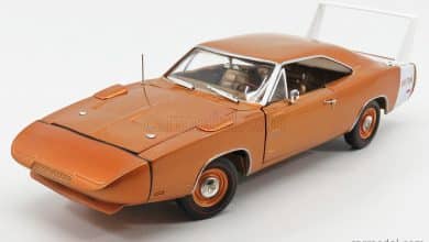Dodge Charger Daytona 1/18 AUTOWORLD