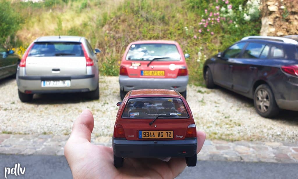 Renault Twingo 1 Solido devant une vraie Twingo
