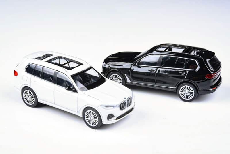 1/64 BMW X7 Paragon