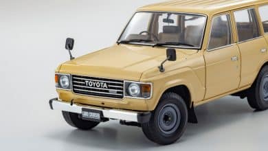 1/18 Toyota Land Cruiser BJ60 Kyosho (08956BE) avant