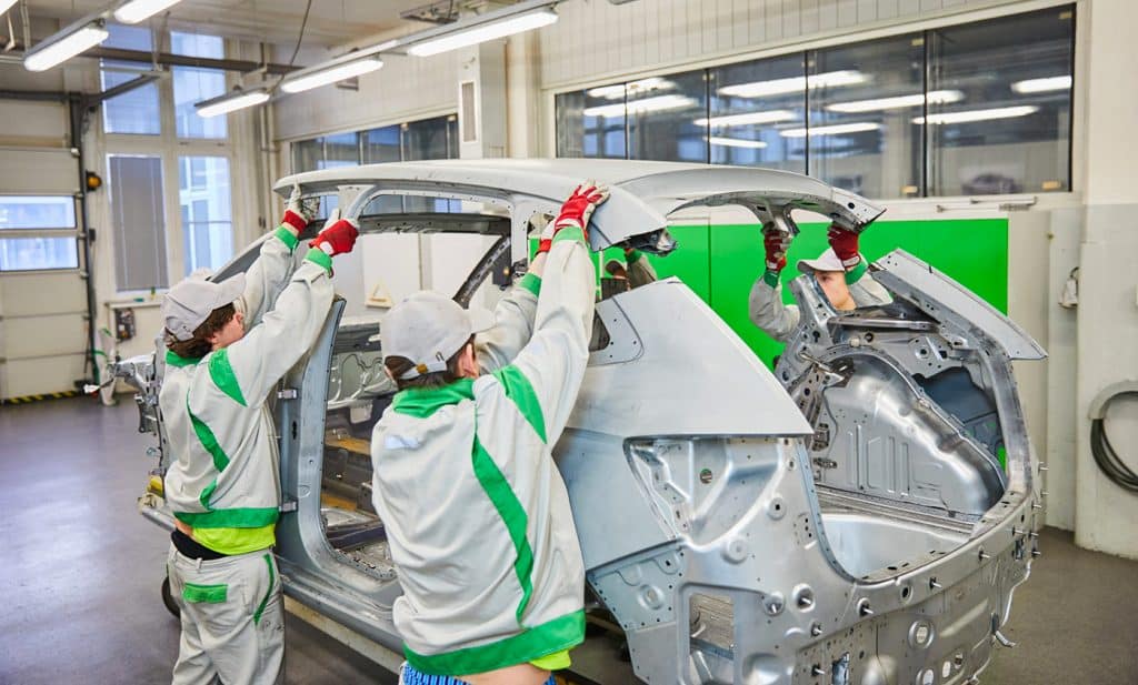 Découpe du toit de la Skoda Slavia Concept