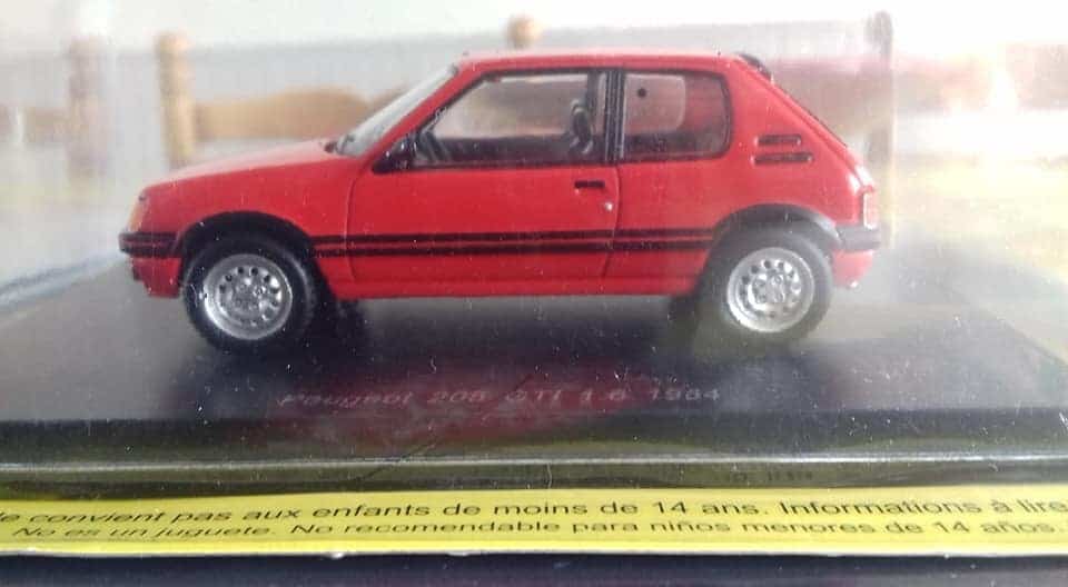 Peugeot 205 GTI 1/43 IXO