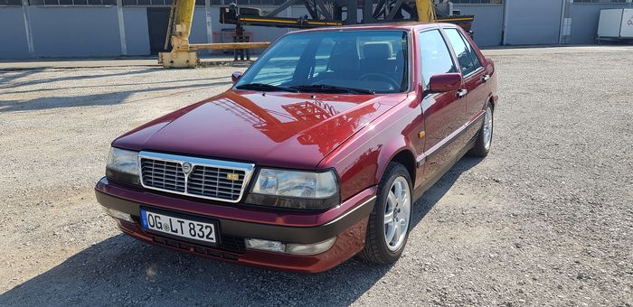 Lancia Thema 8.32 avant