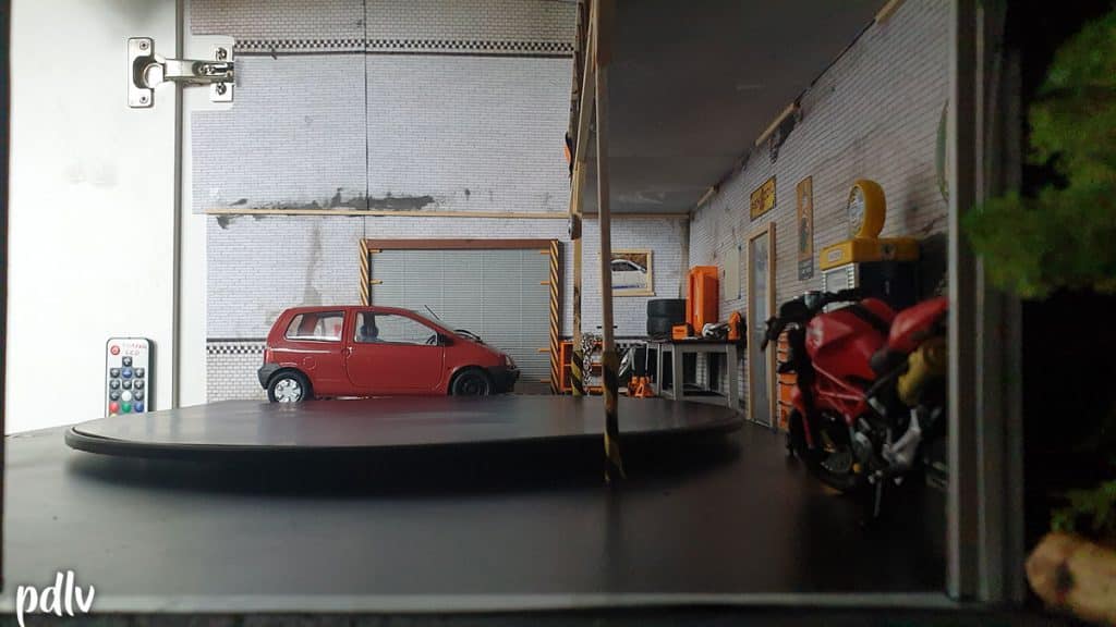 Diorama garage 1/18
