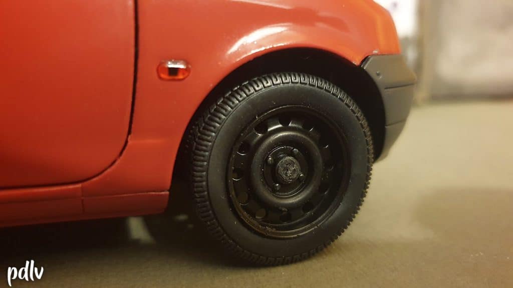 Retirer enjoliveur Renault Twingo Solido