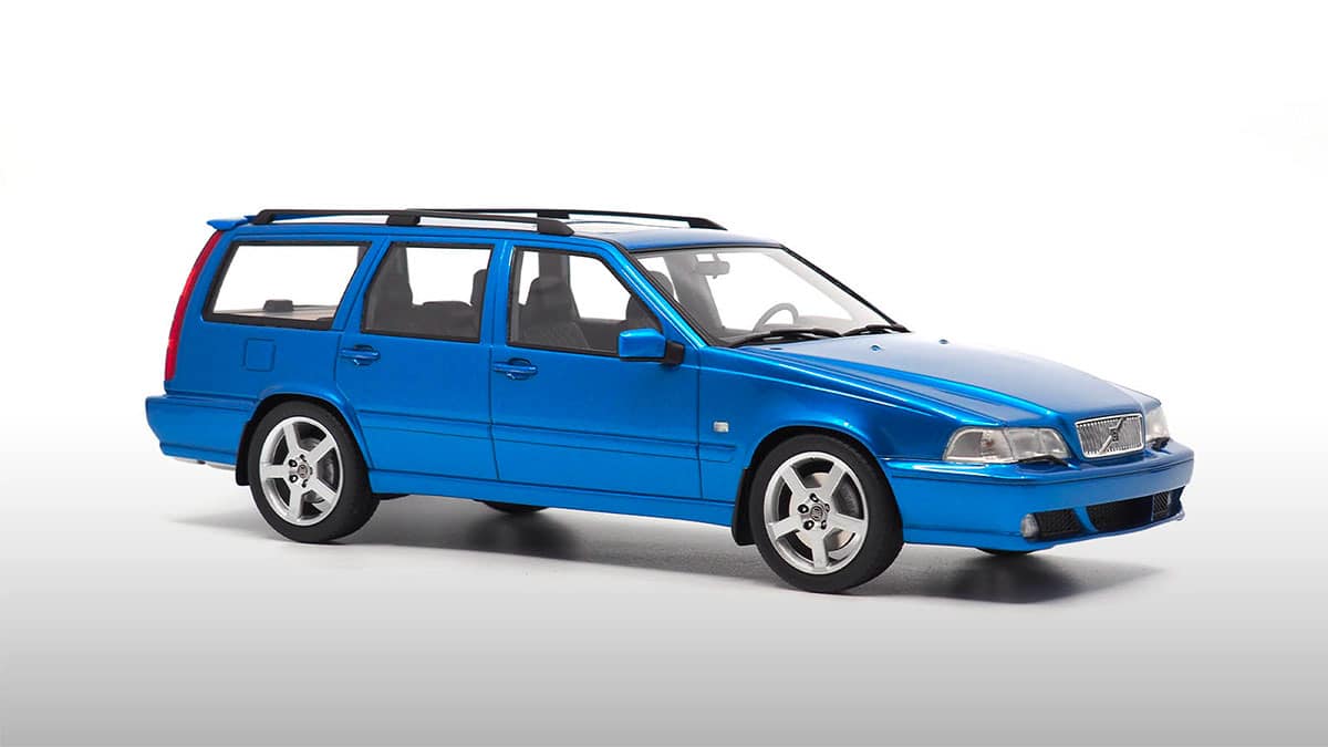 1/18 Volvo V70 R DNA Collectibles