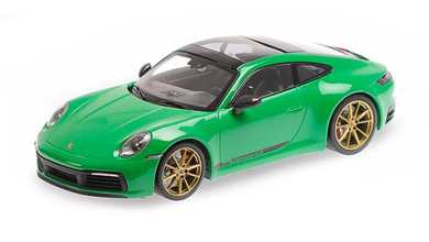 155067325 Porsche 911 Carrera 4S Green