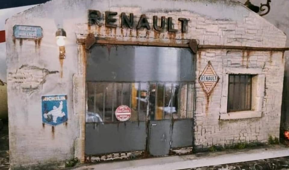 1/18 : Un diorama d&rsquo;ancien garage Renault chez Diorama Mauvage