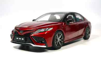 1/18 Toyota Camry 2021