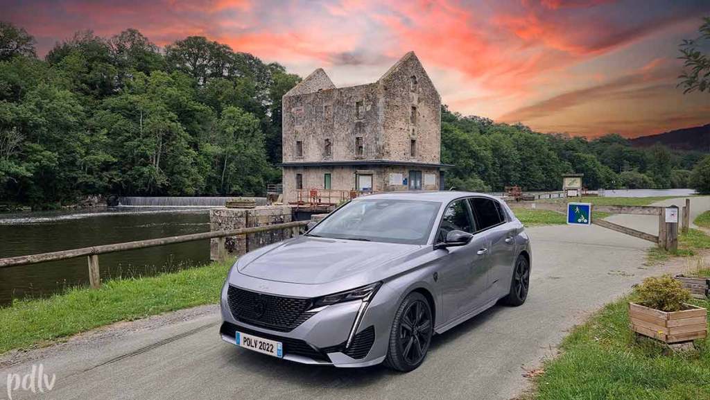 Design de la nouvelle Peugeot 308 berline