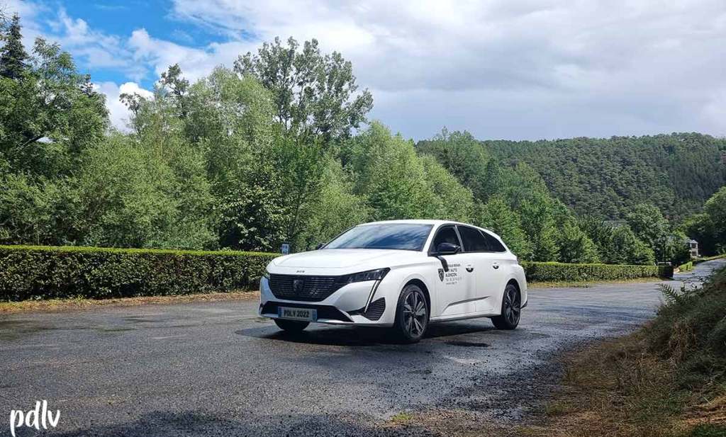 Peugeot 308 SW blanc Allure