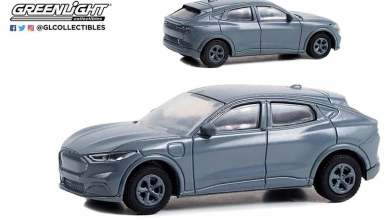 1/64 Ford Mustang Mach-E Greenlight