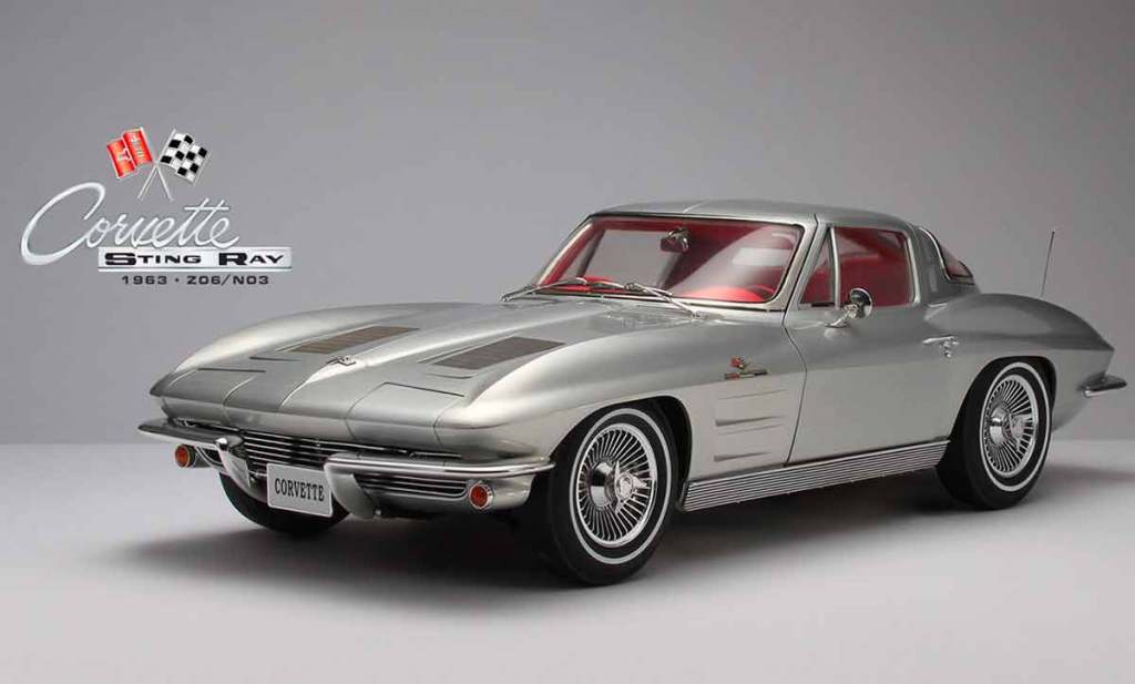 1/8 : La Corvette C2 StingRay à construire d&rsquo;Agora Models