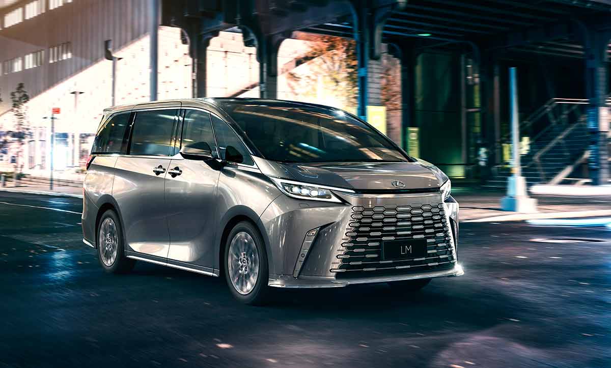 Lexus LM