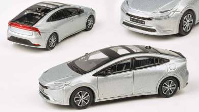 1/64 Toyota Prius V Paragon Models