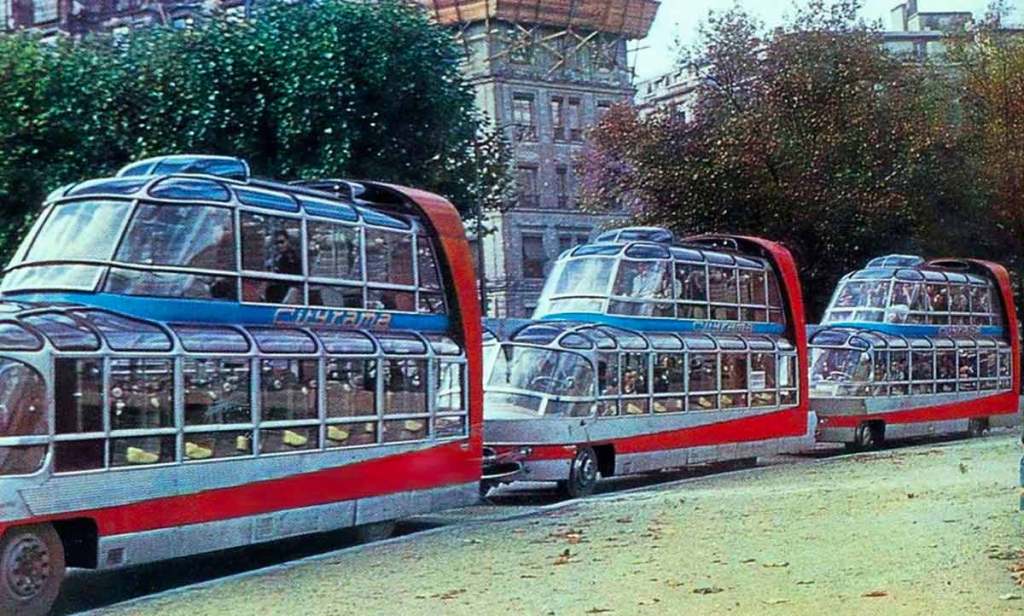 Rare photo, malheureusement de source inconnue, qui permet de voir les trois véhicules à la suite.