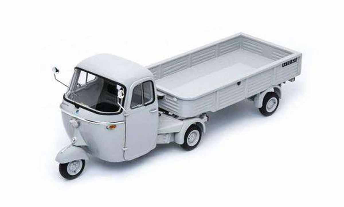 1/18 Vespa Pantero Schuco 450056900