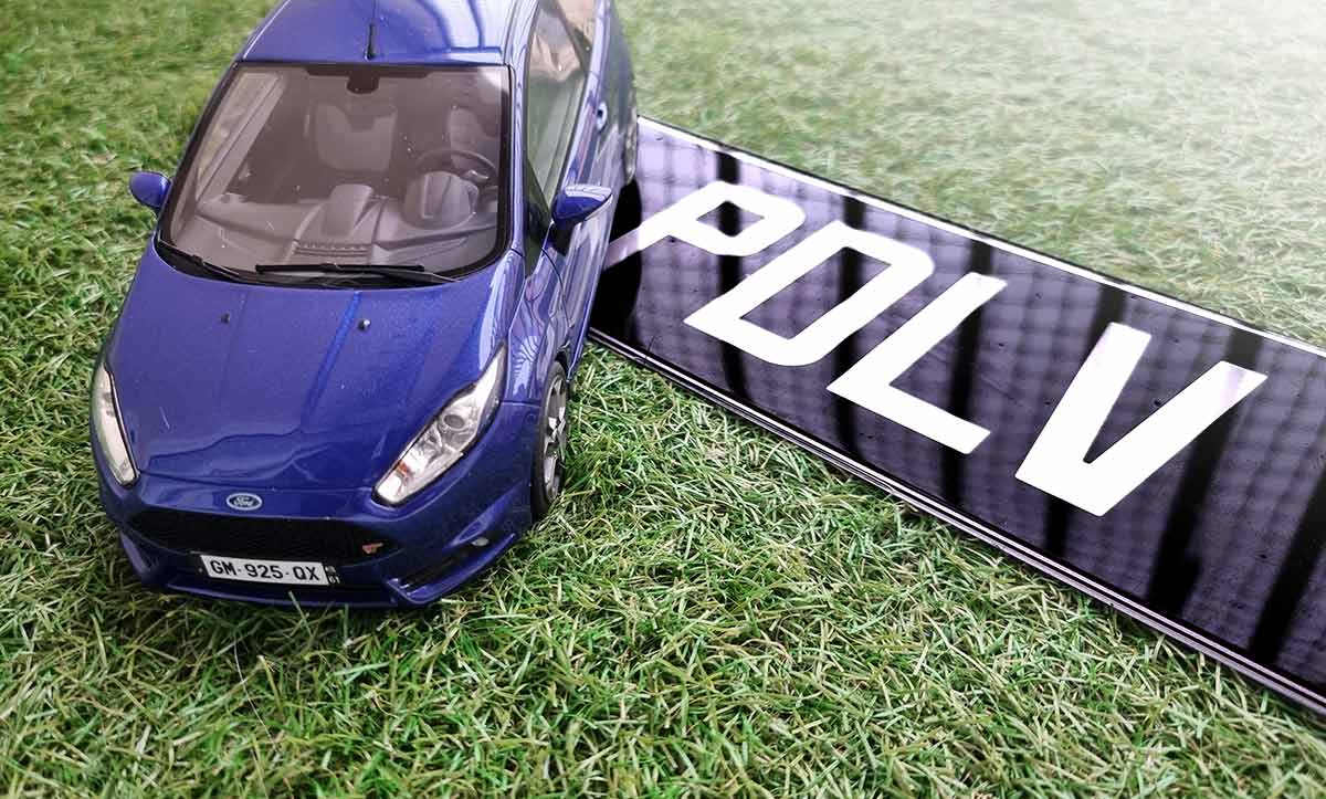 Plaques d'immatriculation noires