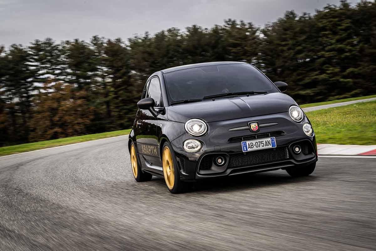 Abarth 695 75e Anniversario 2024