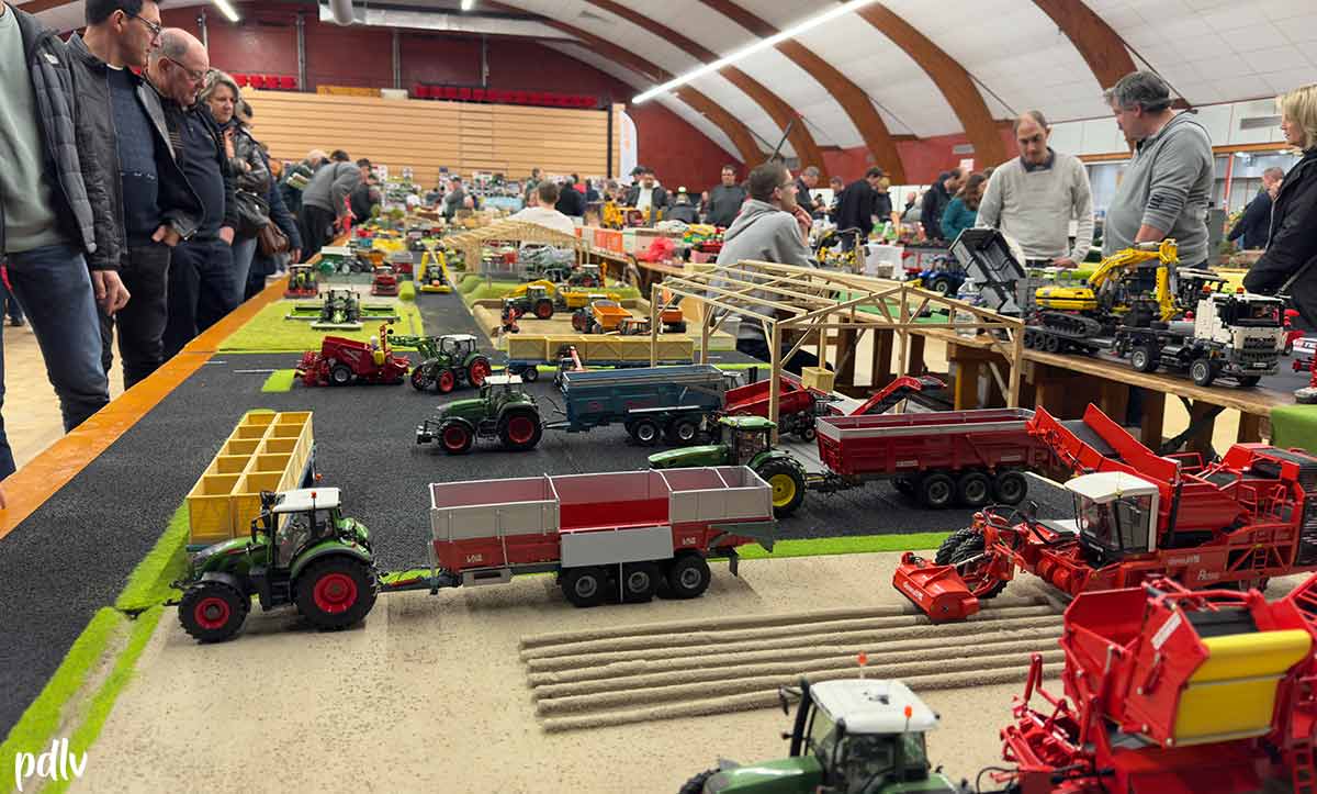 Exposition véhicules agricoles miniatures Mayenne
