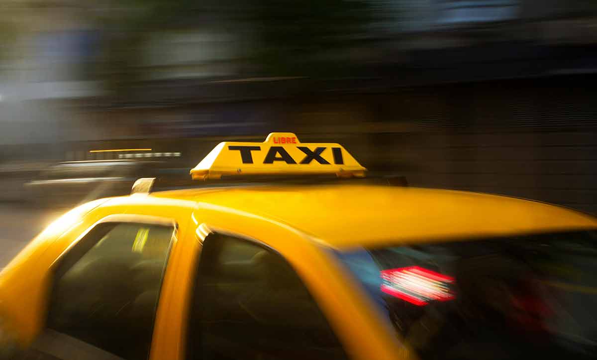 Taxi américain dans la nuit