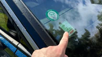 Supprimer vignette d'assurance du pare-brise