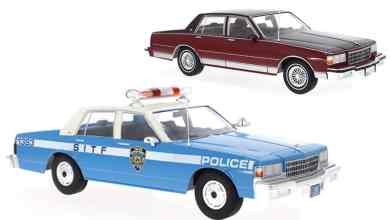 Chevrolet Caprice miniature à l'échelle 1/18 en livrée Police et rouge