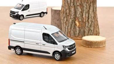 Renault Master E-Tech Electric de Norev à l'échelle 1/43, en gris et en blanc