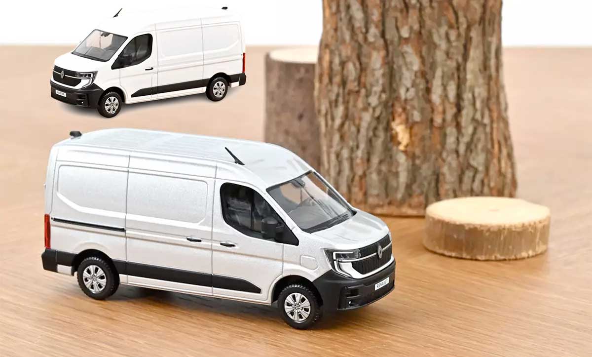 Renault Master E-Tech Electric de Norev à l'échelle 1/43, en gris et en blanc