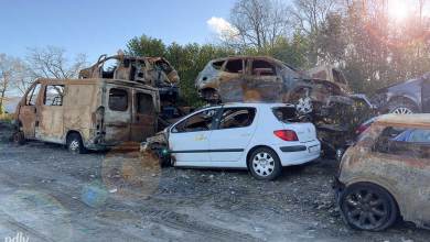 Voitures incendiées dans une casse automobile