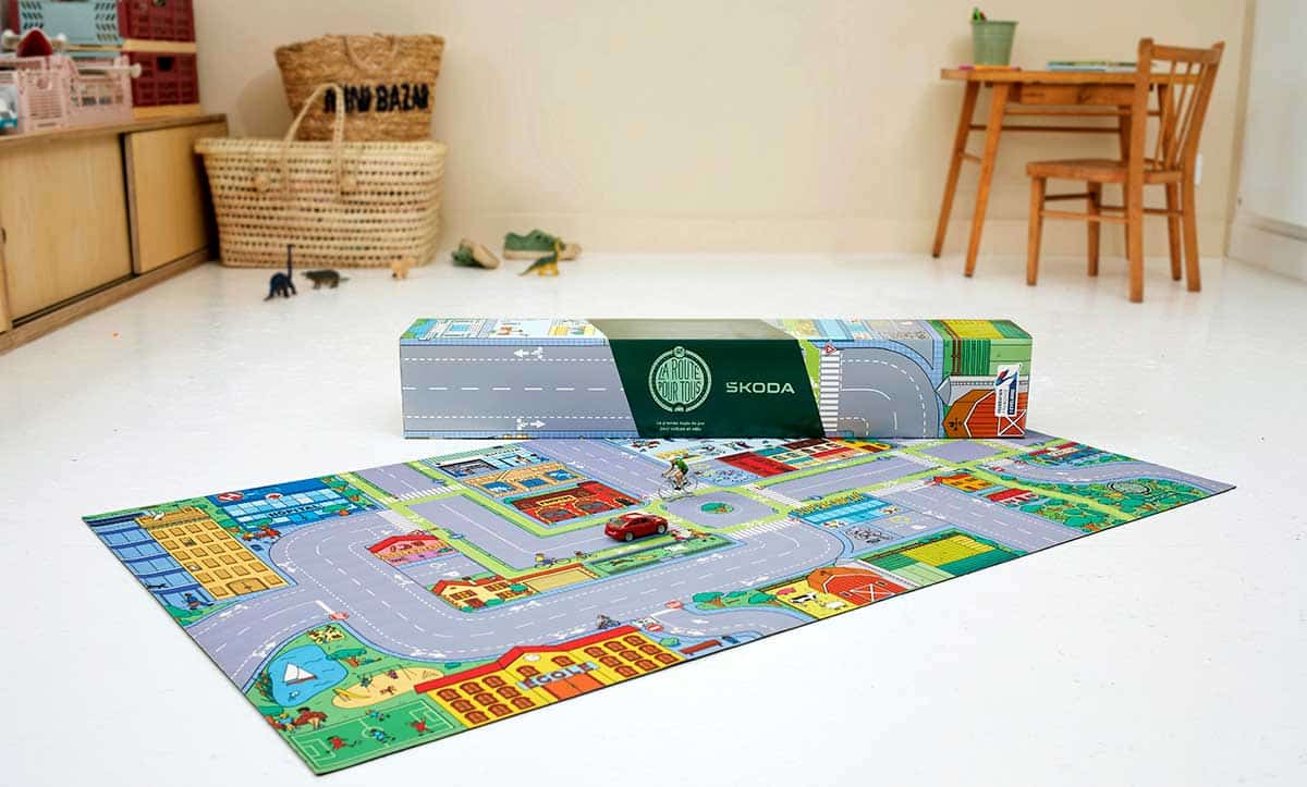 Tapis de sol de voiture créé par Skoda incluant des pistes cyclables