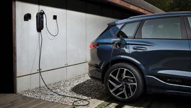 Audi Q6 e-tron en cours de recharge