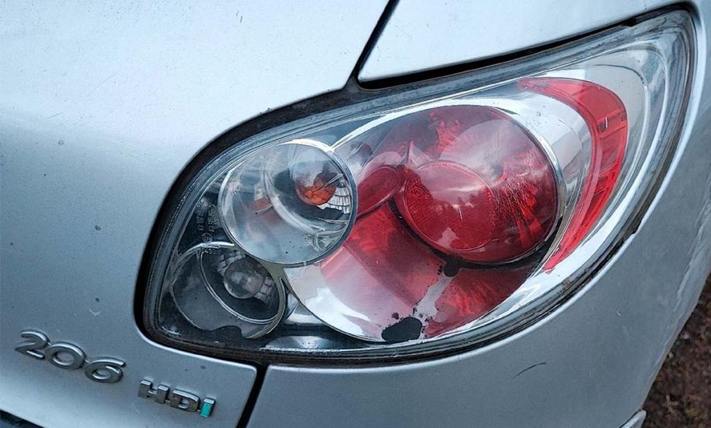 Feux Lexus sur une Peugeot 206 HDi
