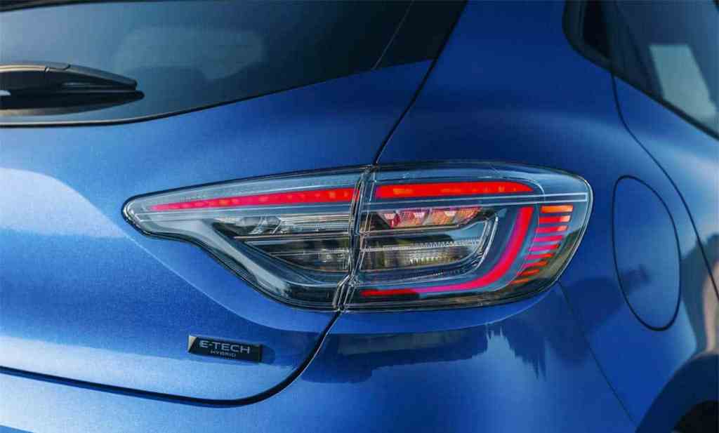 Feu arrière d'une Renault Clio 5 E-Tech Hybrid