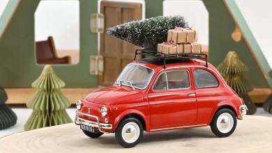 187779 Norev Fiat 500 L avec un sapin de Noël sur le toit