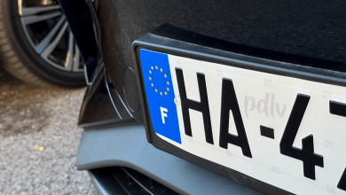 Plaque d'immatriculation qui commence par HA