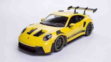 1/18 Porsche 911 (992) GT3 RS de Solido à l'échelle 1/18