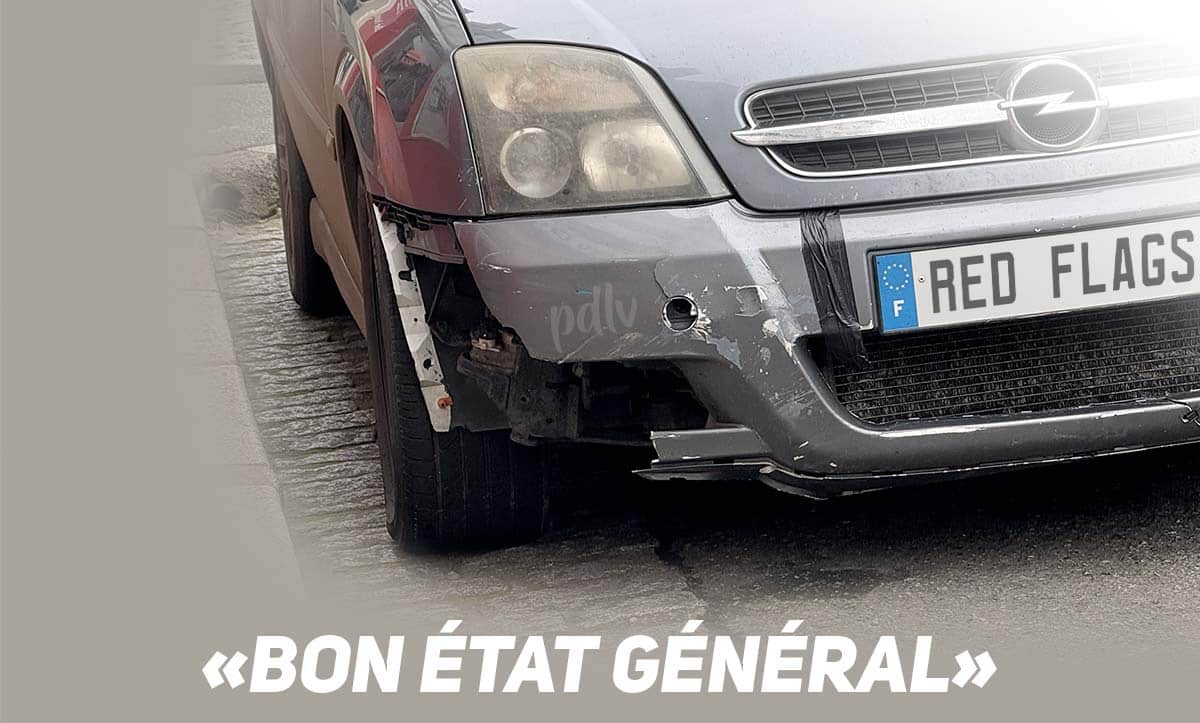 Opel Vectra avec le pare-chocs avant cassé