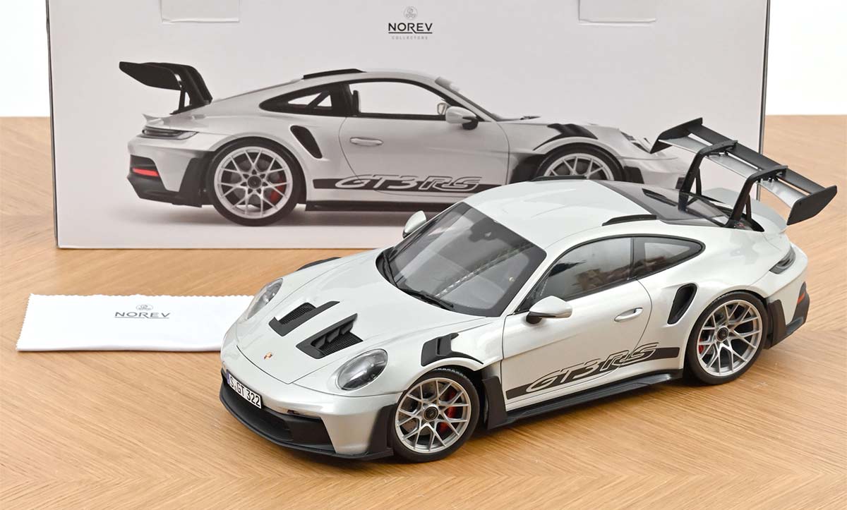 1/12 Porsche 911 (992) GT3 RS de couleur grise