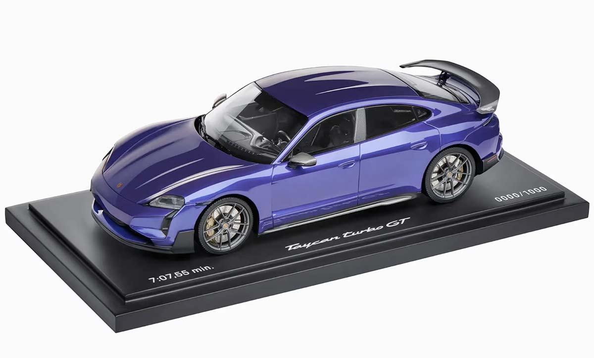 Porsche Taycan Turbo GT à l'échelle 1/18