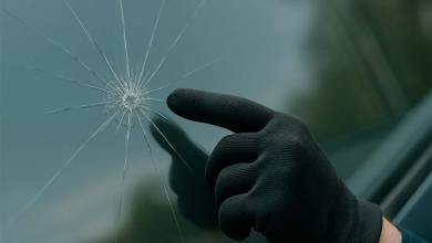 Impact sur un pare-brise de voiture