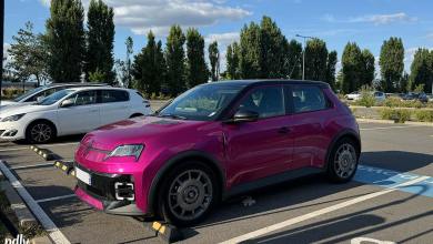 Renault 5 E-Tech rose