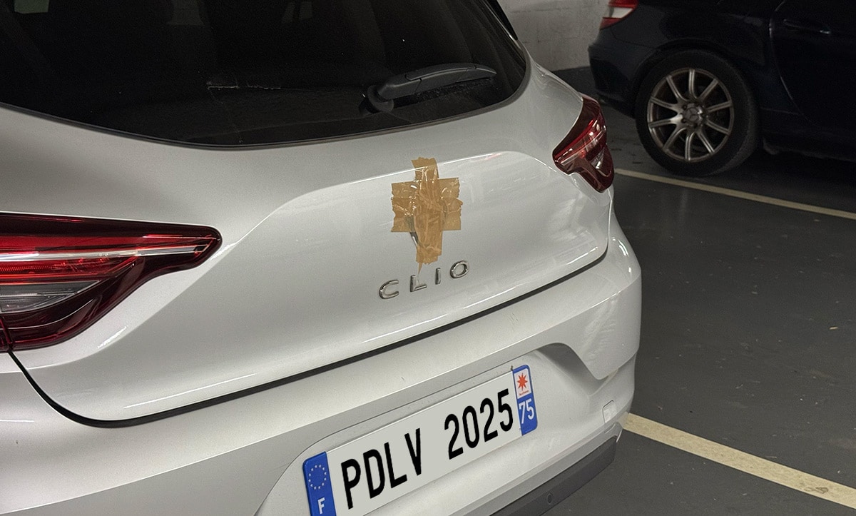 Renault Clio 5 avec la caméra de recul volée