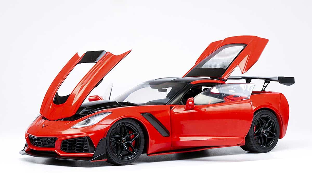 Corvette C7 ZR1 à l'échelle 1/18 d'IXO Models