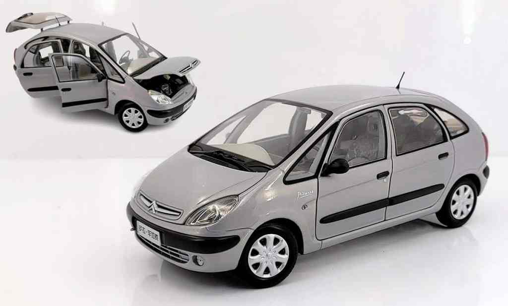 Ce Citroën Xsara Picasso 1/18 se trouve encore en neuf à «&nbsp;petit&nbsp;» prix !