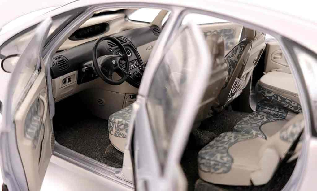 Citroën Xsara Picasso de Paudi à l'échelle 1/18