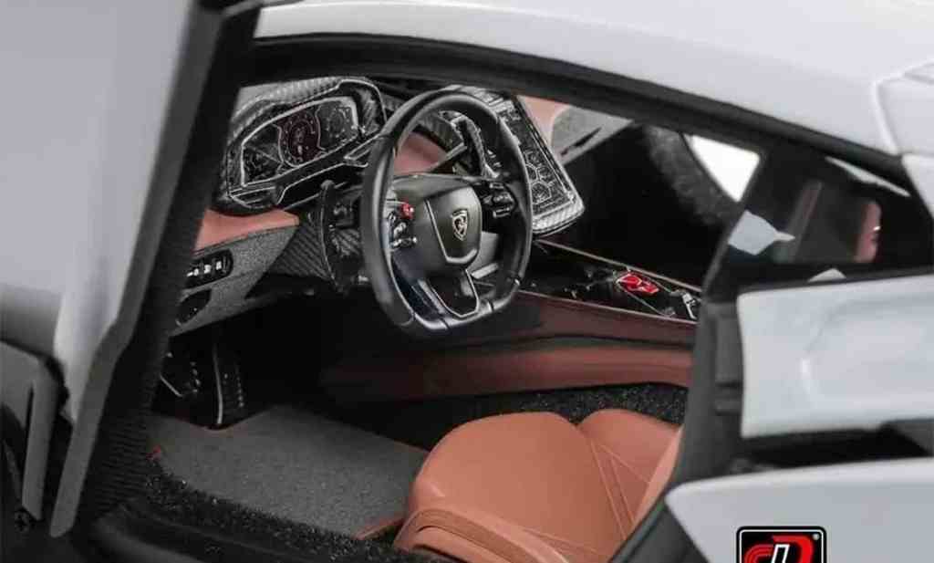 Intérieur de la Lamborghini Revuelto de LCD Models à l'échelle 1/18