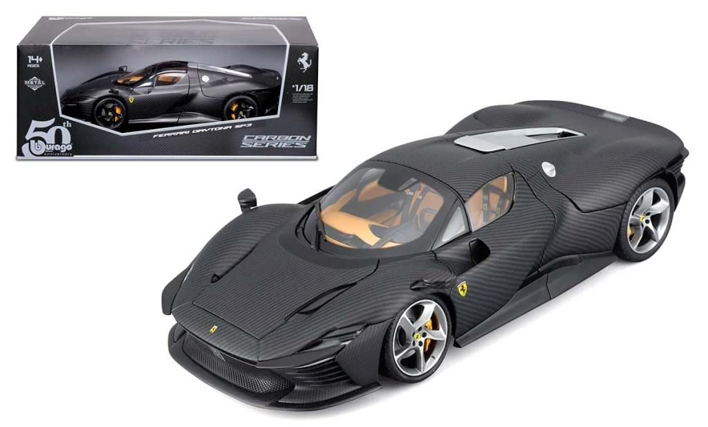 Bburago sort la Ferrari Daytona SP3 1/18… en carbone !